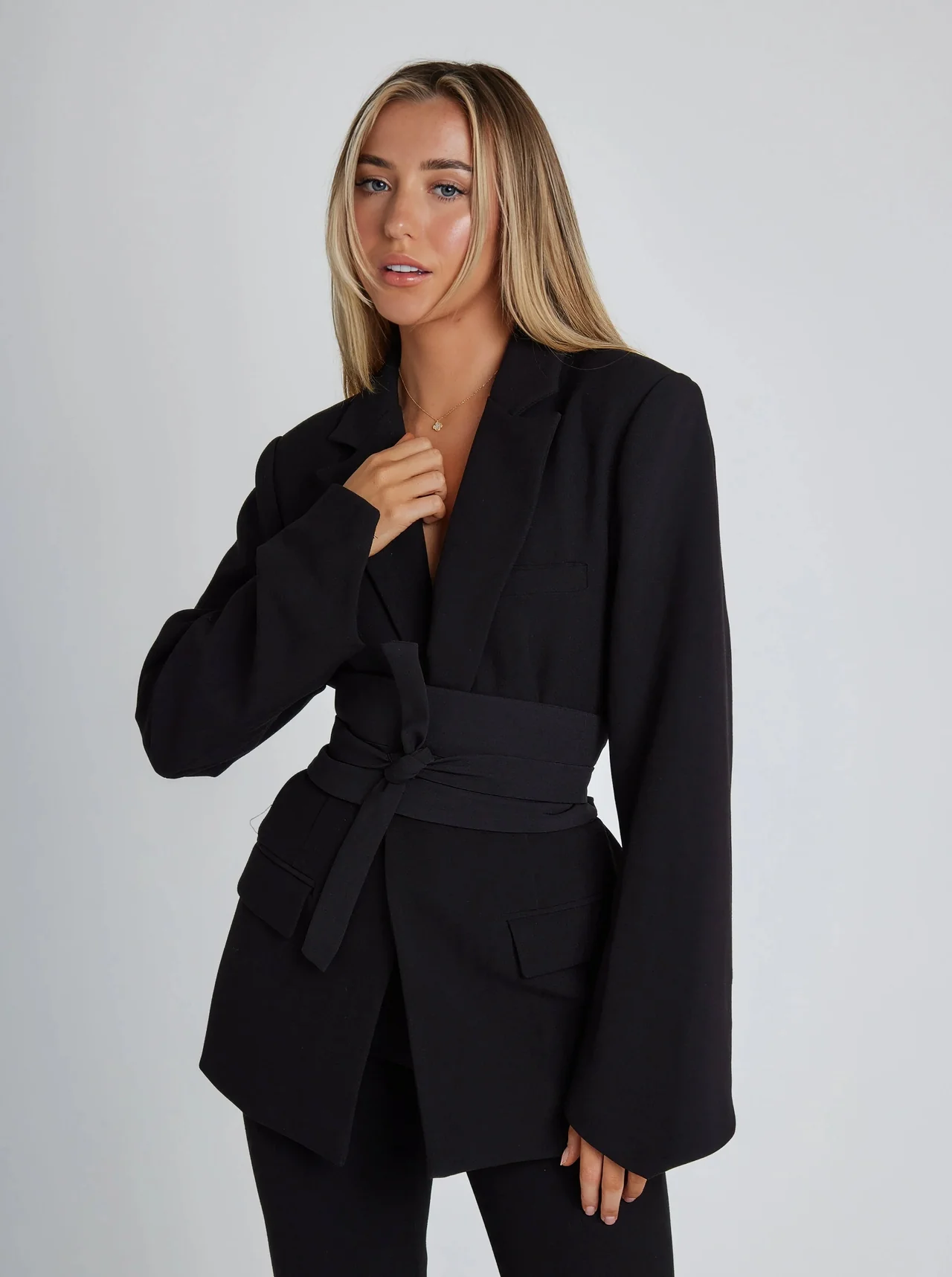 Women’s Elegant Belted Blazer